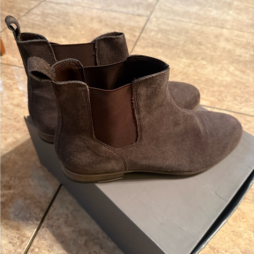 Men's Brown Suede Chelsea Boots